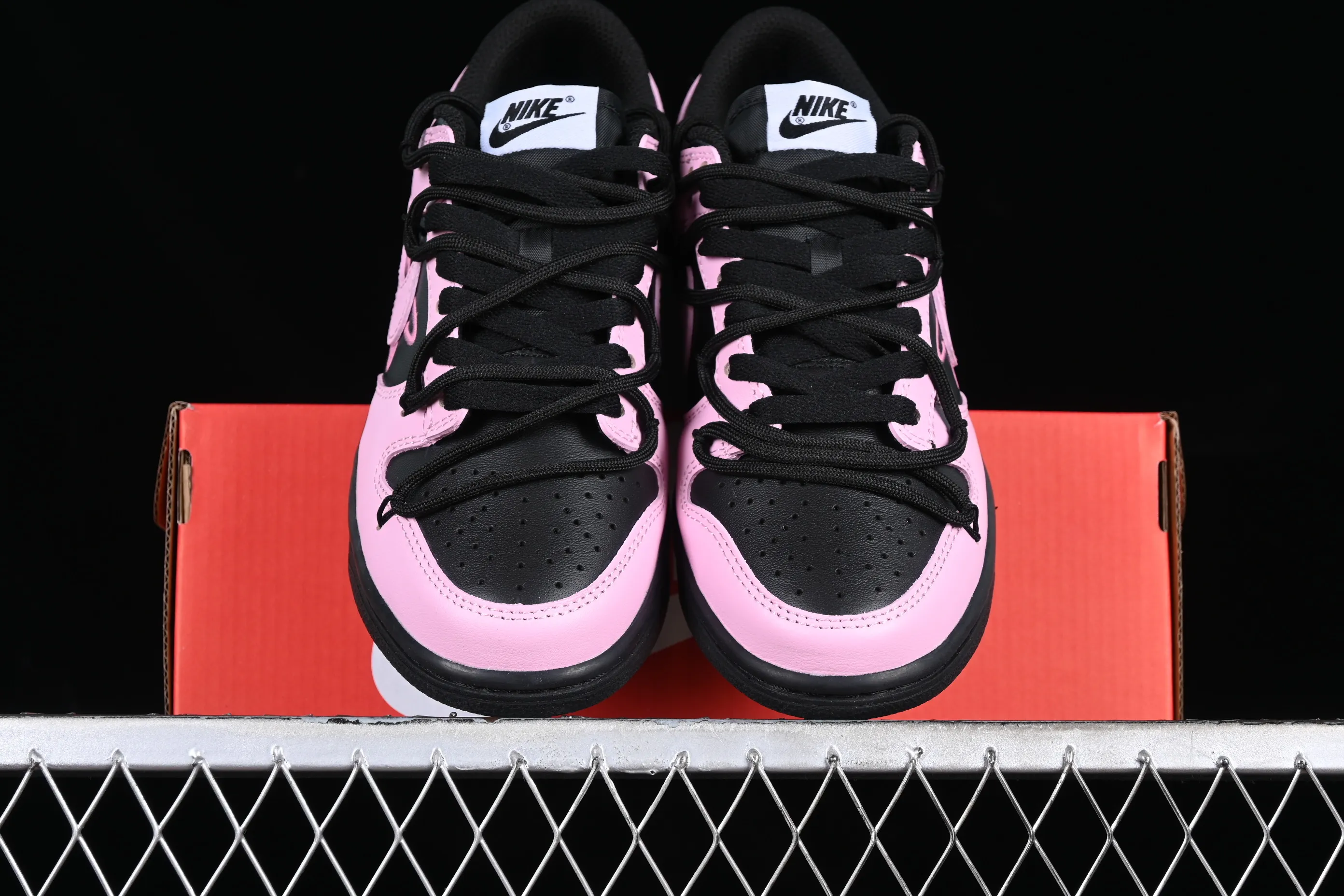 All Categories Nk SB Dunk Series Nk SB Dunk Low Low-top Sneakers Nk Dunk Low Bubble Jellyfish Neon Star Millennium Cyber ​​Black Pink SB Strap Low-top Casual Sneakers FD1232-001